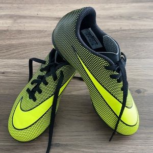 Nike Kid’s Vapor Sports Cleats-size 13c